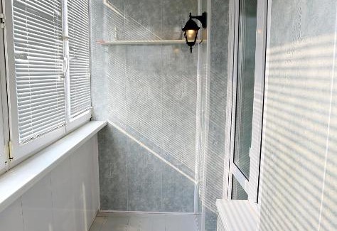 Omsk Apartment | VGOSTI OMSK: Cozy Stay with Breakfast and Hot Tub