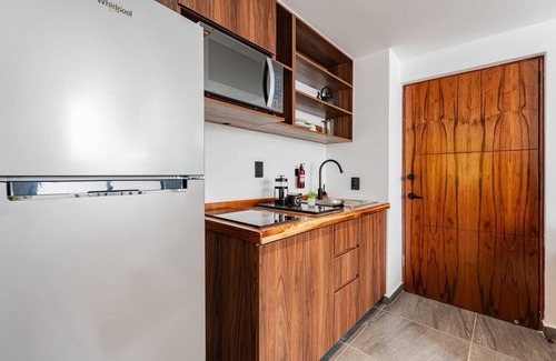 Santa Maria la Ribera Apartment | Stylish 1 BR Apartment in Sta Ma la Ribera with Gym & WiFi
