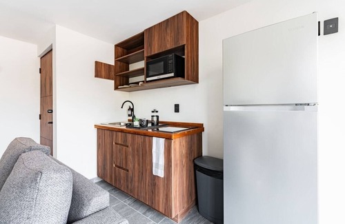 Santa Maria la Ribera Apartment | Cozy 1BR with Balcony at VH | Confort Sta Ma la Ribera