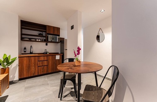 Santa Maria la Ribera Apartment | Cozy Apartment with Private Terrace in StaMa la Ribera