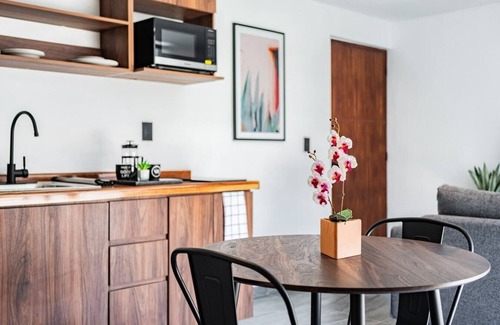 Santa Maria la Ribera Apartment | Awaken in Sta Ma la Ribera | 1BR with Gym Access
