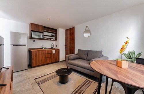 Santa Maria la Ribera Apartment | Cozy Terrace Escape in Sta Ma la Ribera with Great Amenities