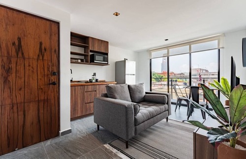 Santa Maria la Ribera Apartment | Discover VH Nice Apt Sta Ma la Ribera with Gym & Balcony