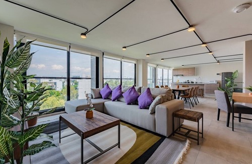 Hipodromo Apartment | Discover VH | PH Condesa: Pet Friendly with Gym & Balcony