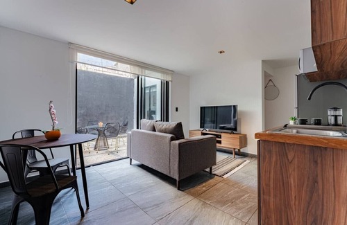 Santa Maria la Ribera Apartment | Stylish Smart Design Apartment in Sta Ma la Ribera