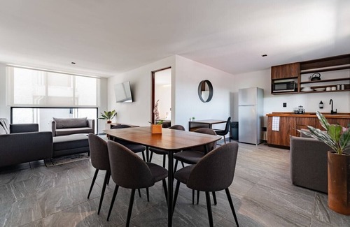 Santa Maria la Ribera Apartment | Modern 2BR Stay in Sta Ma la Ribera with Great Amenities