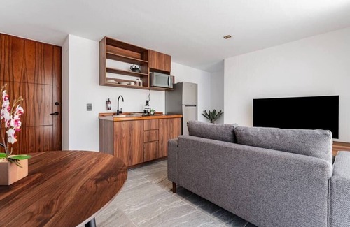 Santa Maria la Ribera Apartment | Modern Stay at Sta Ma la Ribera with Rooftop & Pet-Friendly