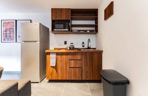 Santa Maria la Ribera Apartment | Stylish Apartment in Santa Maria la Ribera with Gym & WiFi