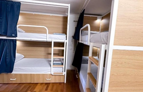 Guimaraes House | Top-Rated VHostel: Enjoy Poolside Relaxation & Spa
