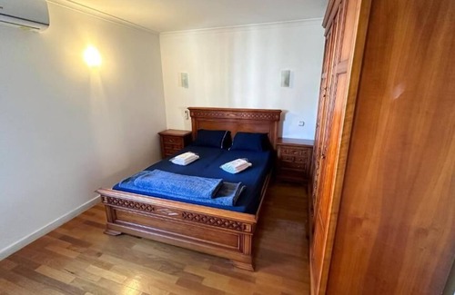 Guimaraes House | Top-Rated VHostel: Enjoy Poolside Relaxation & Spa