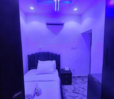 Lagos Hotel | VHS Vinchee Suites: Family-Friendly 4-Star Getaway