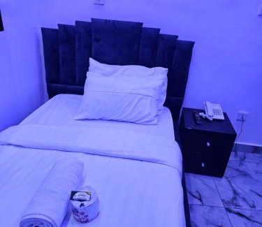 Lagos Hotel | VHS Vinchee Suites: Family-Friendly 4-Star Getaway