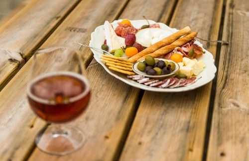 Rodeby House | Discover Viö Gården: Family-Friendly Stay with 10/10 Rating