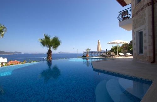 Kas Villa | Villa Jiok: Oceanfront Getaway with Pool & 9.8 Rating