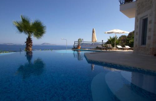 Kas Villa | Villa Jiok: Oceanfront Getaway with Pool & 9.8 Rating
