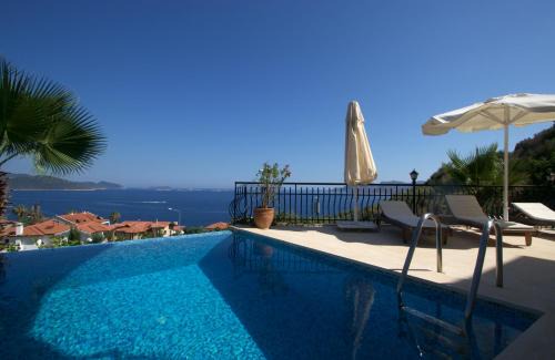 Kas Villa | Villa Jiok: Oceanfront Getaway with Pool & 9.8 Rating