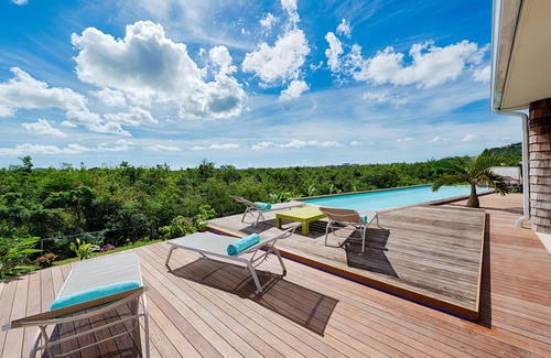 Plum Bay Villa | Experience Villa Bahia Blue: Family-Friendly & Pet Welcoming