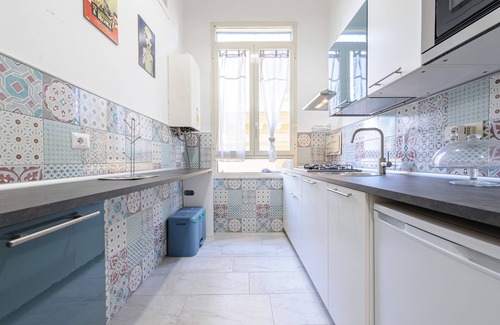 Vomero Apartment | Modern Retreat at Via Aniello Falcone 72b with Kitchen Access