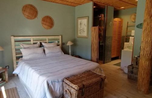 Biscarrosse Bed & Breakfast | Elegant Via Bahia - Oceanfront Retreat with Pool & Dining