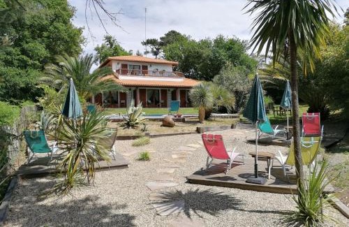 Biscarrosse Bed & Breakfast | Elegant Via Bahia - Oceanfront Retreat with Pool & Dining