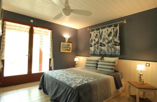 Biscarrosse Bed & Breakfast | Elegant Via Bahia - Oceanfront Retreat with Pool & Dining