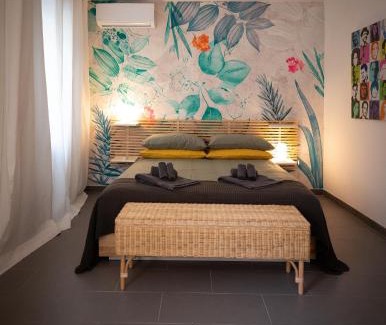 Municipio 1 Apartment | Discover Via Calefati: Family-Friendly Comfort Awaits