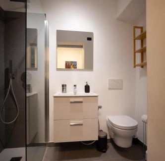 Municipio 1 Apartment | Discover Via Calefati: Family-Friendly Comfort Awaits