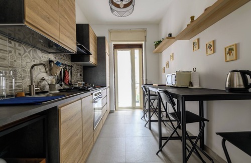 Fuorigrotta Apartment | Spacious Three Bedroom Apartment in Via Coriolano 8