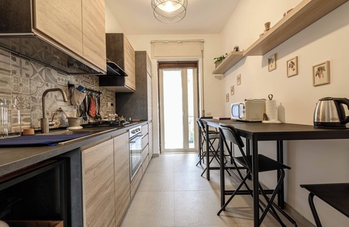 Fuorigrotta Apartment | Spacious Three Bedroom Apartment in Via Coriolano 8