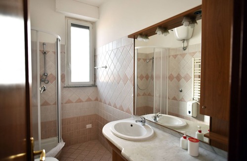 Rione XVIII Castro Pretorio Apartment | Pet and Child-Friendly Via Curtatone 12 Apartment Getaway