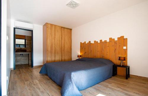 Lecci Resort | Elegant Oceanfront Retreat at Via Mare with Pool & Hot Tub