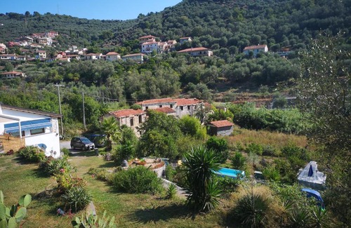 Diano San Pietro Apartment | Ideal Getaway: Via Molini, 3 km to the Beach with Pool