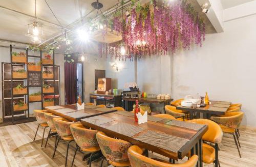 Allahabad Hotel | Budget-Friendly FabHotel Stay Inn I: Pet & Family Welcoming