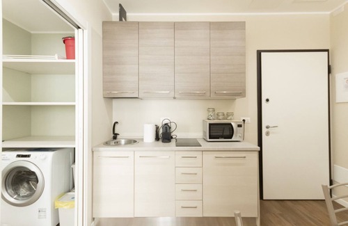 Carrobbio Apartment | Cozy Via Torino Apartment 3 with Breakfast & Kitchen Access