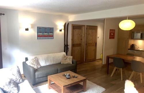Vallorcine Apartment | Serene Ski Retreat 15 km from Chamonix with Pool & Spa