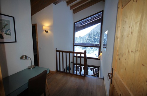Vallorcine Apartment | Serene Ski-In/Ski-Out Retreat Near Chamonix - Rated 10/10
