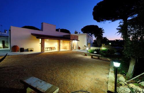 Taurisano House | Pet-Friendly Viale dei Pini: Oceanfront Bliss, Rated 9.9/10