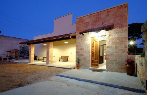 Taurisano House | Pet-Friendly Viale dei Pini: Oceanfront Bliss, Rated 9.9/10
