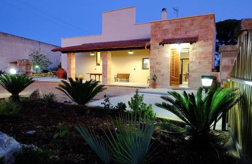 Taurisano House | Pet-Friendly Viale dei Pini: Oceanfront Bliss, Rated 9.9/10