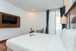 Vung Tau Hotel | Vias Hotel Vung Tau - Oceanfront Getaway with Spa Services