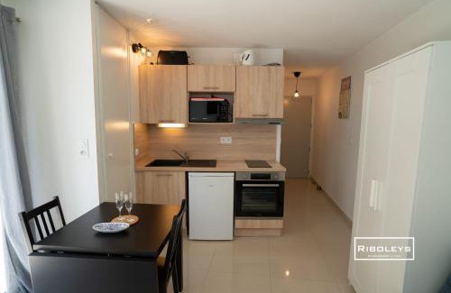 Vias Apartment | Vias-Plage: 9.3/10 Rated Oceanfront T1 Near the Beach