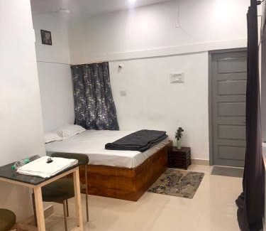 SR Nagar House | Vibes stay in 3
