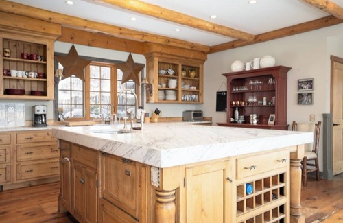 Stratton Mountain House | Vibes & Views In Stratton