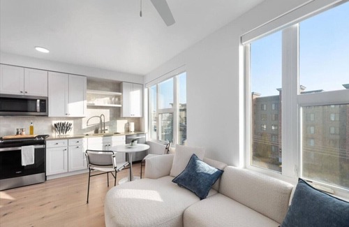 Fairpark Apartment | Vibrant 1BD 1BA w/Pool, Gym, HTub, Bowling + More!