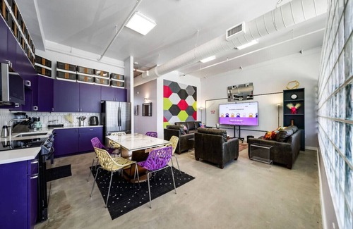 East MLK Apartment | Vibrant 2BR Condo in East Austin