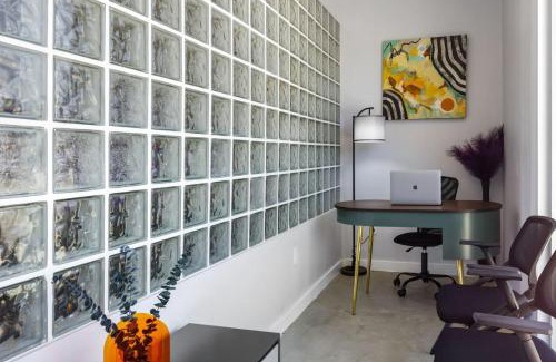 East MLK Apartment | Vibrant 2BR Condo in East Austin