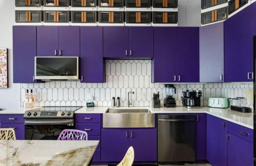 East MLK Apartment | Vibrant 2BR Condo in East Austin