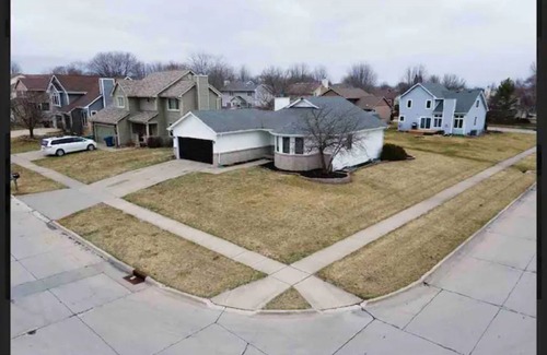 Ankeny House | Bright 4-Bedroom House with King Beds in Ankeny