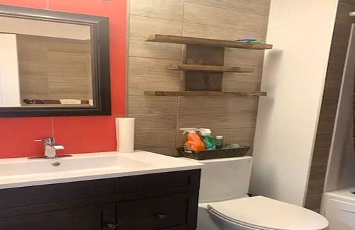 Regina House | Vibrant and Cozy Home In Harbour Landing Area