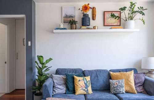 Freshwater Apartment | Vibrant Beachside Retreat: 2BR Unit in Freshwater